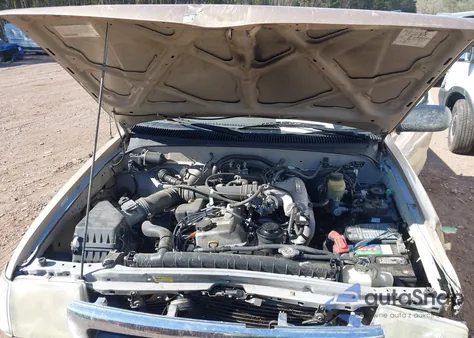 2000 Toyota Tacoma Prerunner из США, поврежденный, VIN 4TASM92N6YZ583364